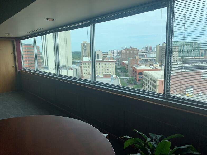 More Photos Of 425 2nd St SE, Cedar Rapids Office For Sale