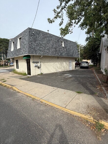 More Photos Of 274 Main St, Keansburg Office For Sale