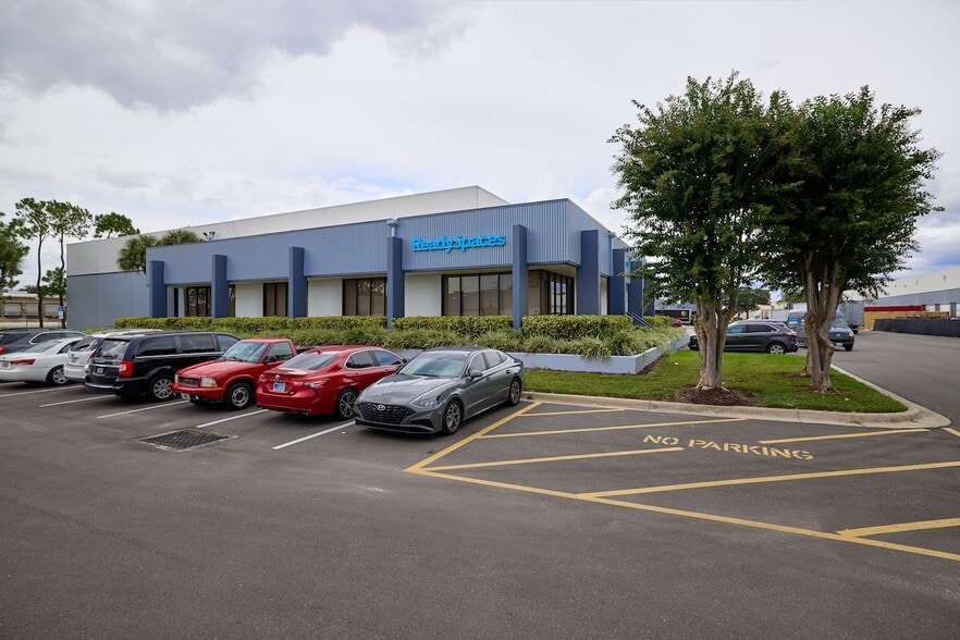 More Photos Of 1255 La Quinta Dr, Orlando Warehouse For Lease