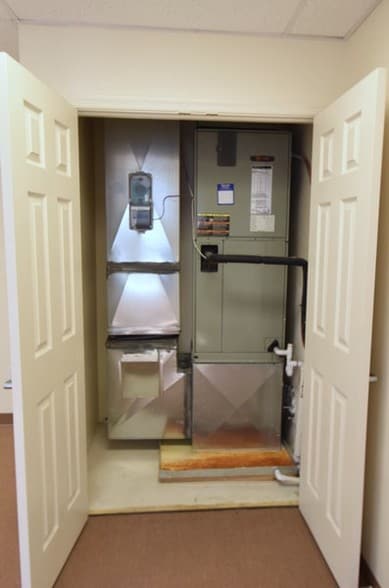 More Photos Of 601 7th St, Laurel Office For Sale