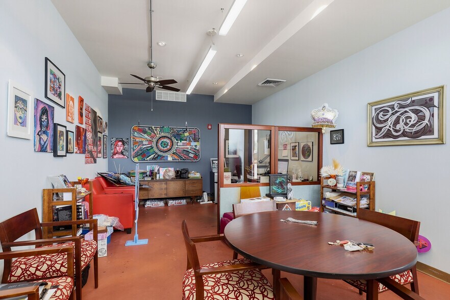 More Photos Of 5951 Delmar Blvd, Saint Louis Freestanding For Sale