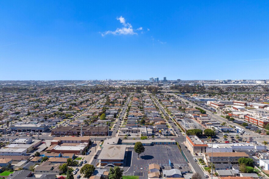 More Photos Of 4755 130th st, Hawthorne Schools For Lease