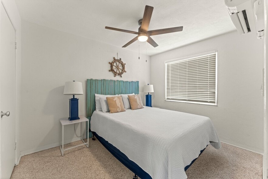 More Photos Of 1708 S Atlantic Ave, New Smyrna Beach Hotel For Sale