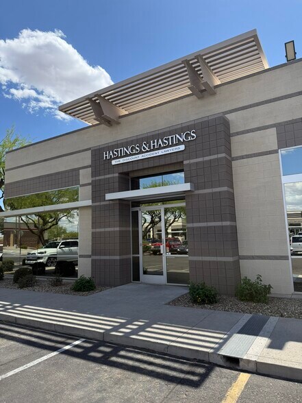 More Photos Of 9150 W Indian School Rd, Phoenix Office For Sale