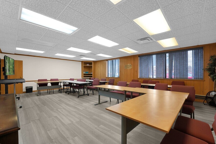 More Photos Of 1394 Courtright Rd, Columbus Warehouse For Sale