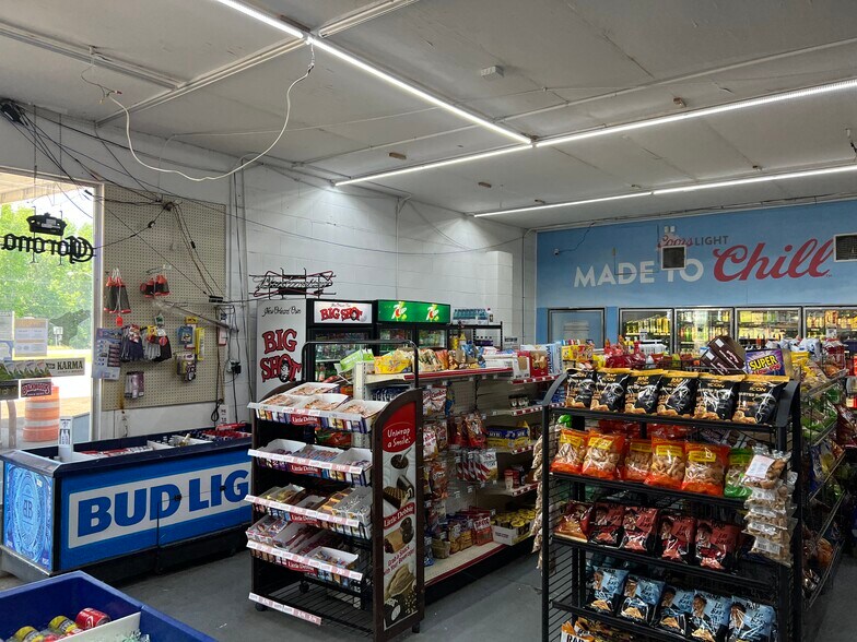 More Photos Of 25078 Highway 51, Crystal Springs Convenience Store For Sale