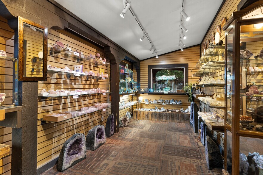 More Photos Of 694 Zion Park Blvd, Springdale Storefront Retail Residential For Sale