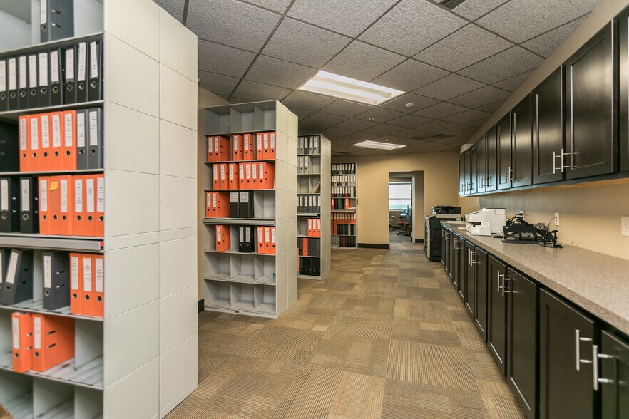 More Photos Of 425 2nd St SE, Cedar Rapids Office For Sale