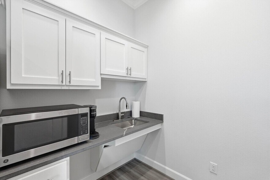 More Photos Of 3121 Bailey Dr, Fort Worth Office For Lease