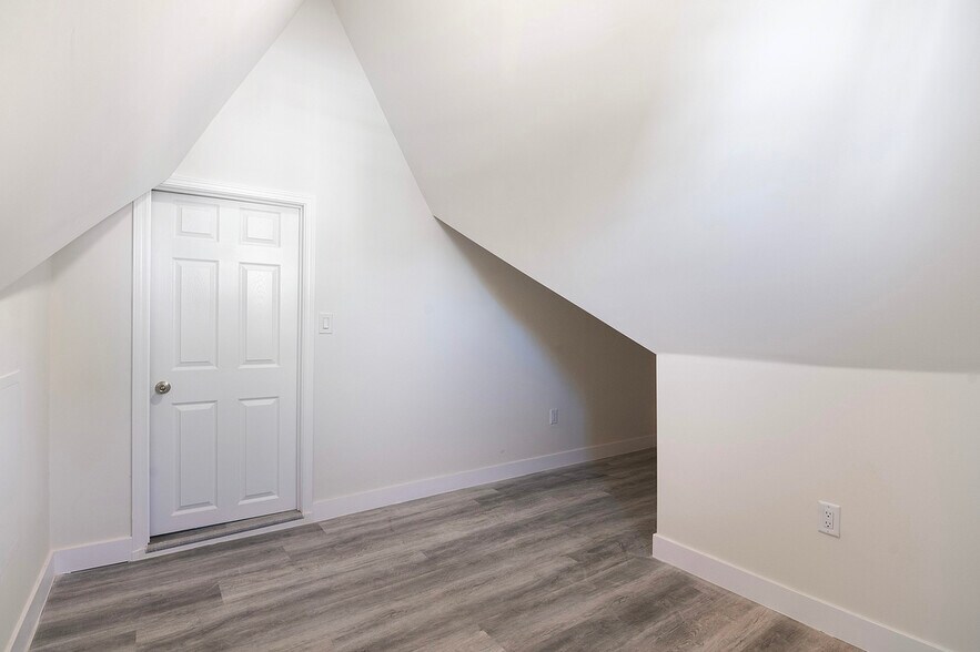 More Photos Of 1732 N Wilton Pl, Los Angeles Apartments For Sale