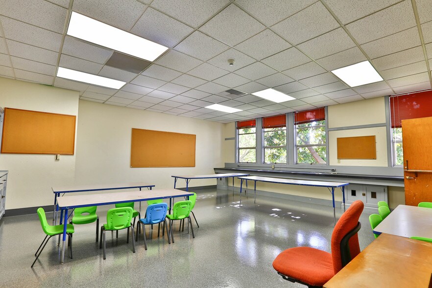 More Photos Of 1 W Campbell Ave, Campbell Office For Lease