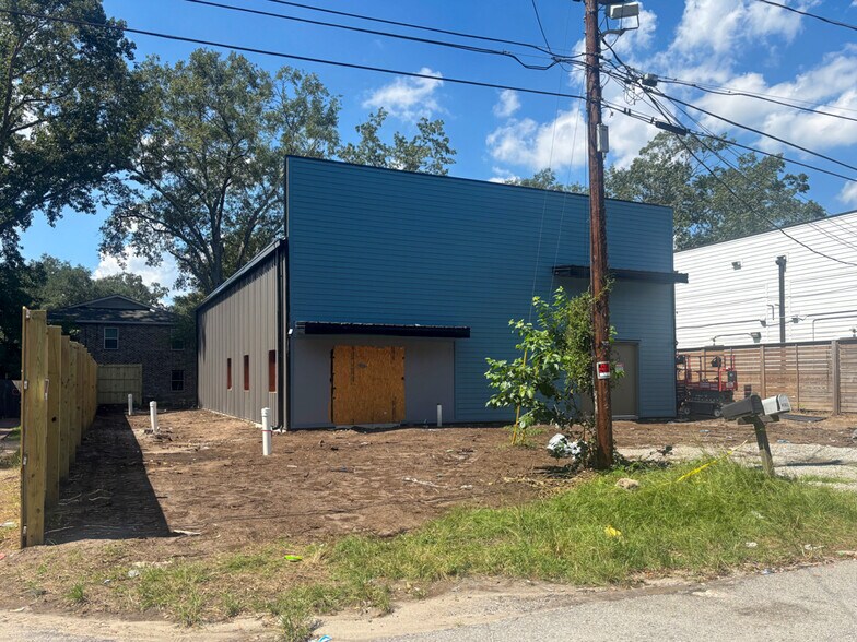 More Photos Of 5639 Leiderman St, North Charleston Industrial For Sale