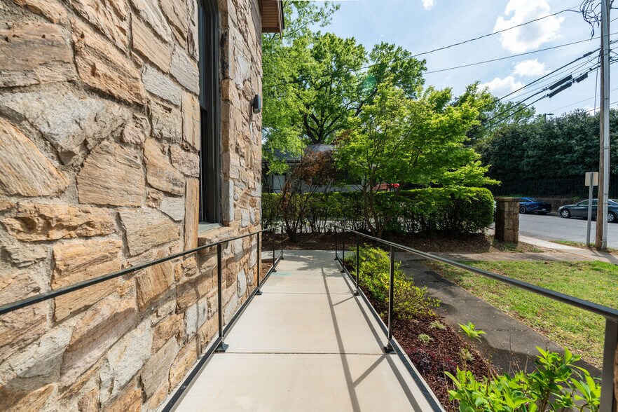 More Photos Of 208 St Marys St, Raleigh Loft Creative Space For Lease