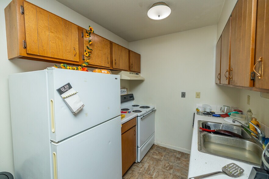 More Photos Of 2520 E Lincoln St, Wichita Apartments For Sale