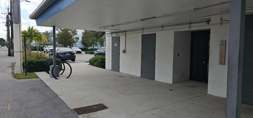 More Photos Of 1014 N Dixie Hwy, Lake Worth Beach Loft Creative Space For Sale