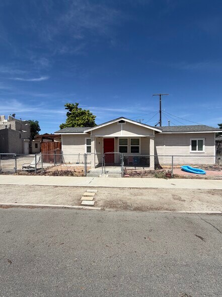 More Photos Of 257-261 E Main St, San Jacinto Storefront Retail Office For Sale