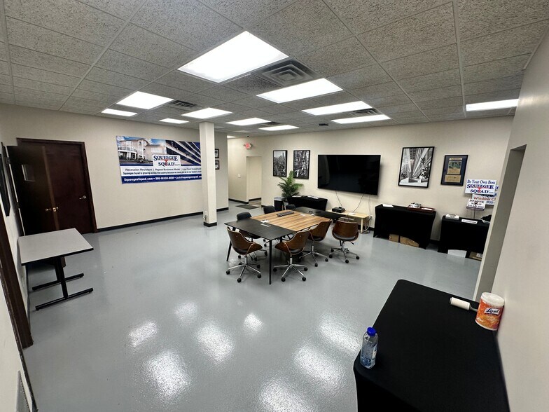 More Photos Of 30 Water St W, Saint Paul Warehouse For Sale