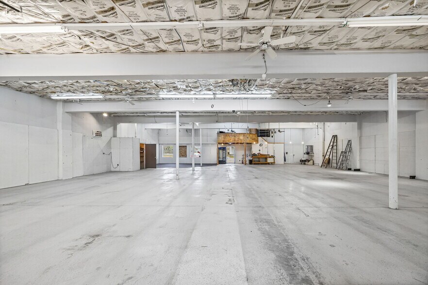 More Photos Of 215 W Franklin St, Delphi Flex For Sale