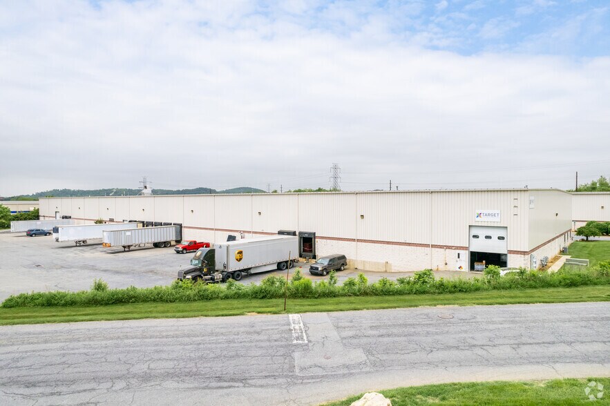 More Photos Of 100 Corporate Dr, Reading Unknown For Lease