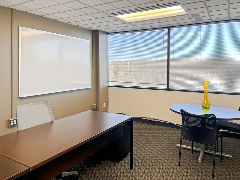 More Photos Of 39555 Orchard Hill Pl, Novi Coworking Space