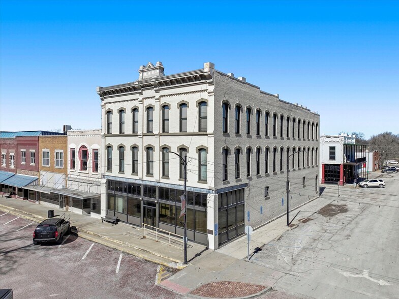 More Photos Of 2-4 W Ohio St, Butler Office For Lease