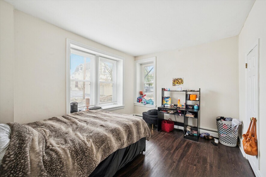 More Photos Of 107 Walnut Ave, Ardmore Apartments For Sale