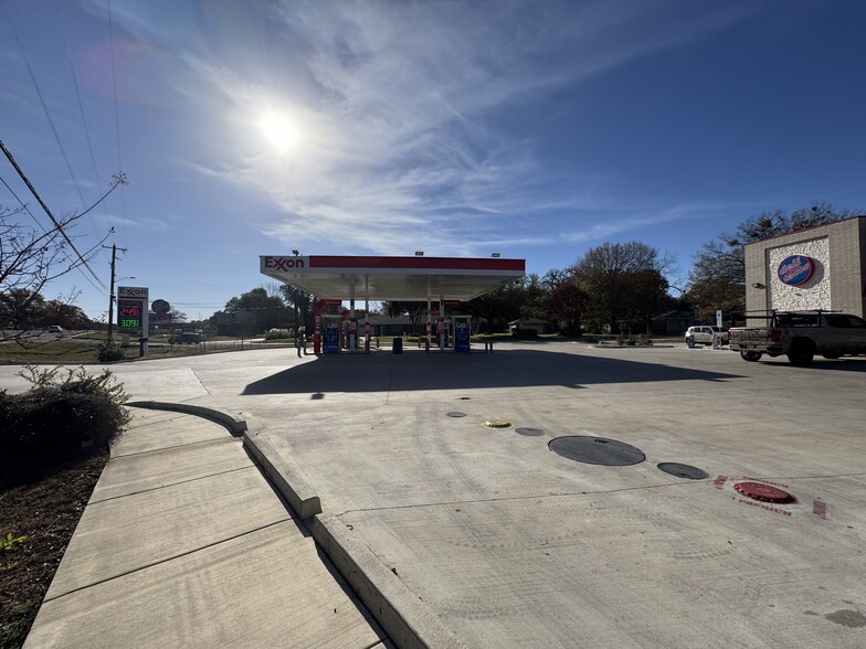 More Photos Of 5315 Troup Hwy, Tyler General Retail For Sale