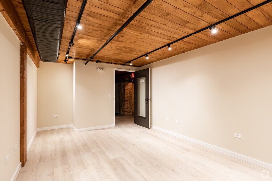 More Photos Of 200-300 E 5th Ave, Naperville Apartments For Lease