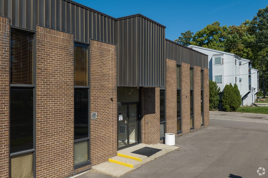 More Photos Of 835 Louisa St, Lansing Office For Lease