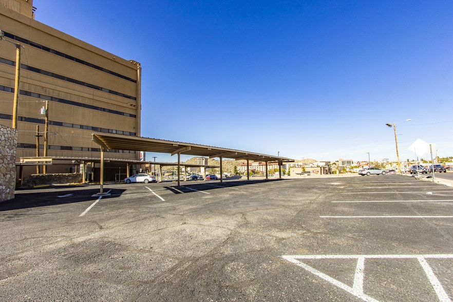 More Photos Of 1900 N Oregon St, El Paso Medical For Lease