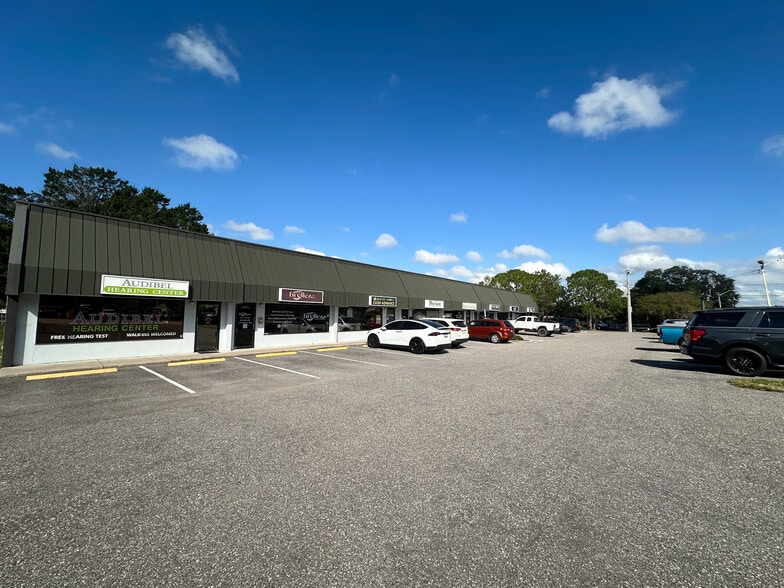 More Photos Of 2614 Lakeland Hills Blvd, Lakeland Unknown For Lease