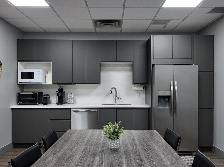 More Photos Of 3190 Harvester Rd, Burlington Office For Sale