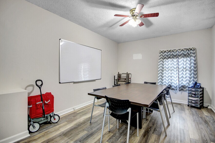 More Photos Of 4951 Jenkins Ave, North Charleston Office For Sale