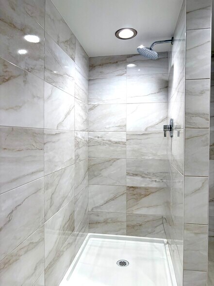 More Photos Of 220 E 30th St, New York General Retail For Lease