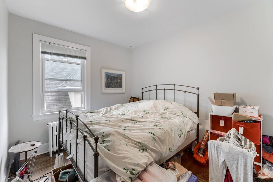 More Photos Of 4 Oriole Gdns, Toronto Apartments For Sale