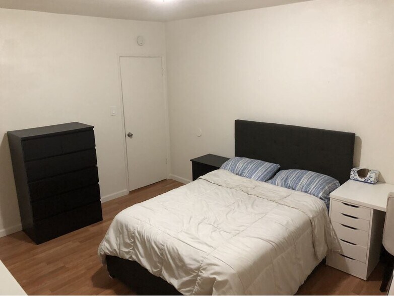 More Photos Of 218 W Wilson Ave, Orange Apartments For Sale