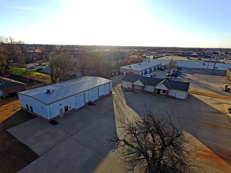 More Photos Of 621-633 N Kessler St, Wichita Showroom For Lease