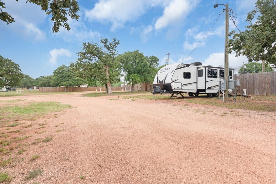 More Photos Of 310 Cortez Trl, Buchanan Dam Trailer Camper Park For Sale