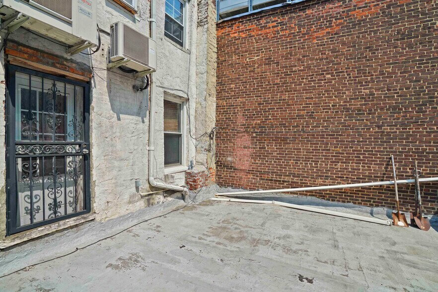 More Photos Of 296 Grand St, Brooklyn Apartments For Lease