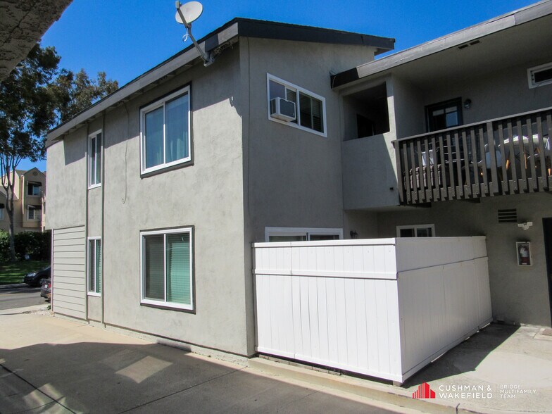 More Photos Of 16972 Lynn Ln, Huntington Beach Apartments For Sale