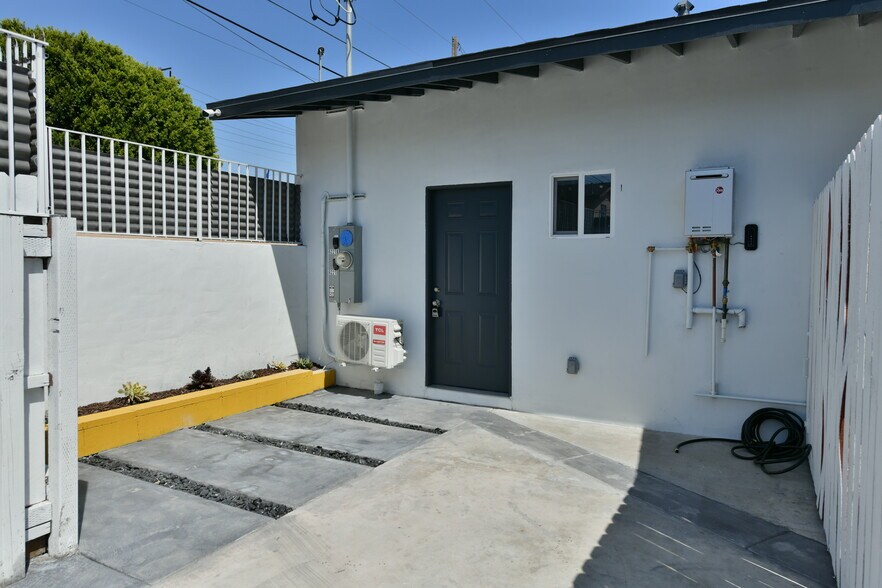 More Photos Of 6221 Corona Ave, Bell Apartments For Sale