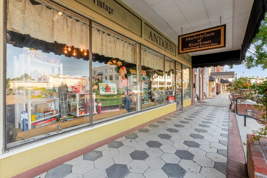 More Photos Of 114 S Woodland Blvd, Deland Storefront For Sale