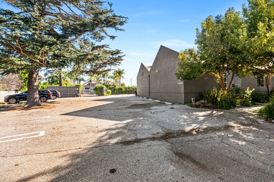 More Photos Of 2611-2619 Exposition Blvd, Los Angeles Loft Creative Space For Lease