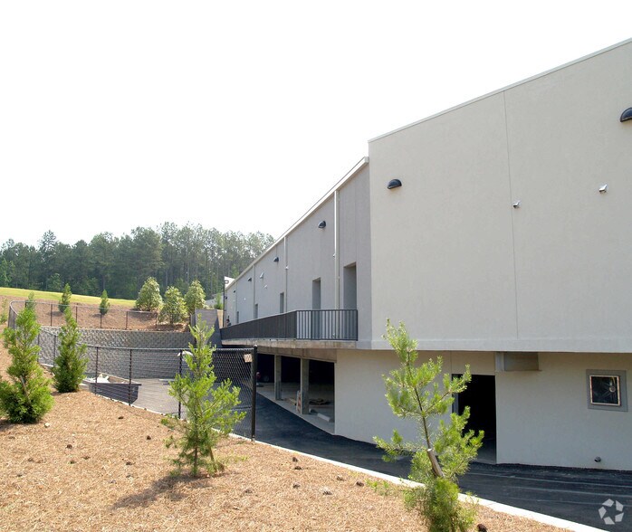 More Photos Of 10511 Bells Ferry Rd, Canton Storefront For Sale