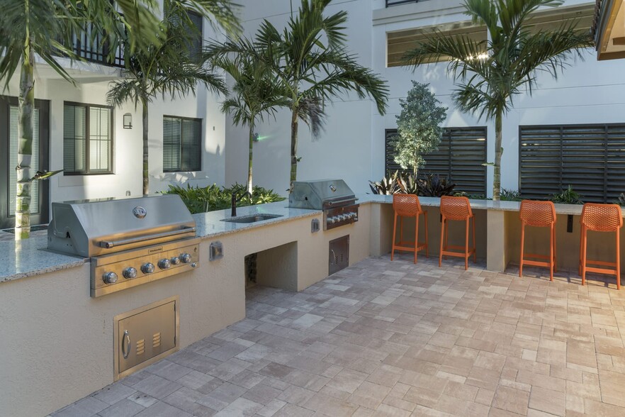 More Photos Of 101 S Federal Hwy, Boynton Beach Apartments For Lease