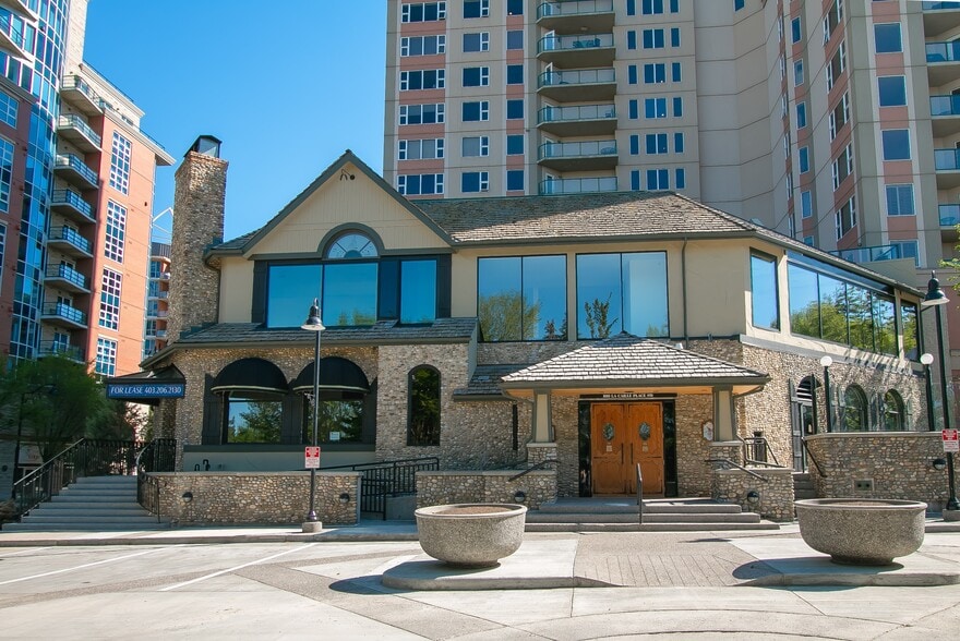 More Photos Of 101 7th St SW, Calgary Restaurant For Lease