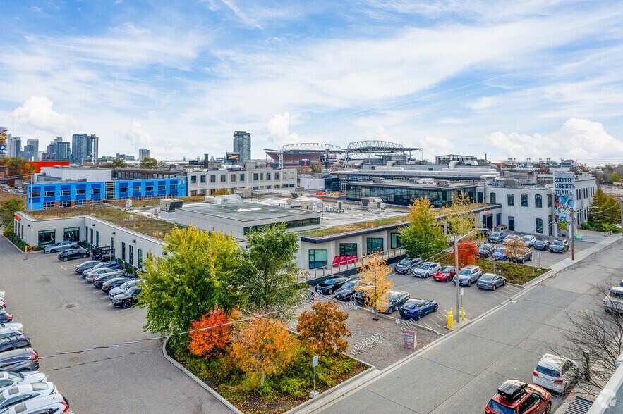 More Photos Of 2 Fraser Ave, Toronto Light Distribution For Lease