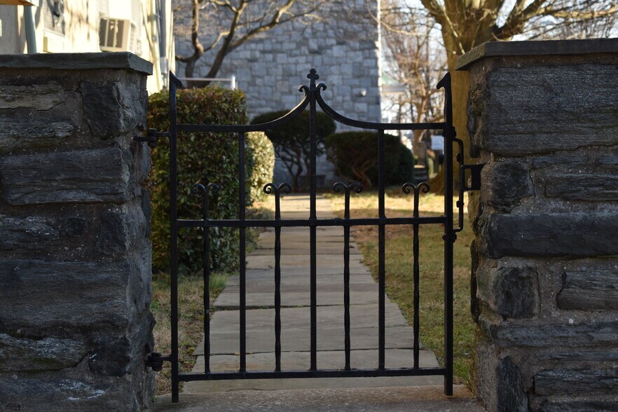More Photos Of 401 Martin St, Philadelphia Religious Facility For Sale