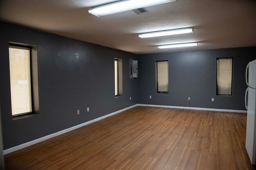 More Photos Of 4134 US 441, Lake City Light Manufacturing For Lease