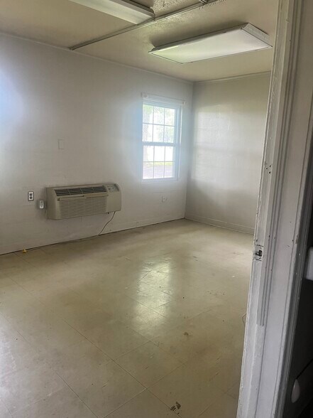 More Photos Of 8060 Stinson St, Milan Specialty For Sale